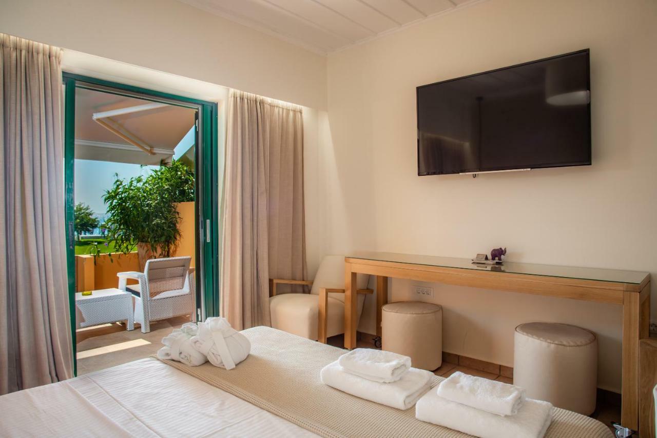 Ammos Beachfront Confortable Rooms - Adults Only Vasilikos  Exterior photo